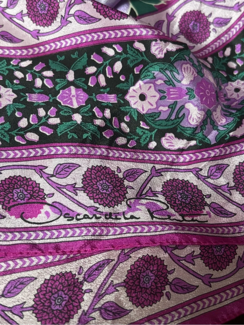 VTG Oscar de la Renta silk twill scarf. purple and magenta floral pattern